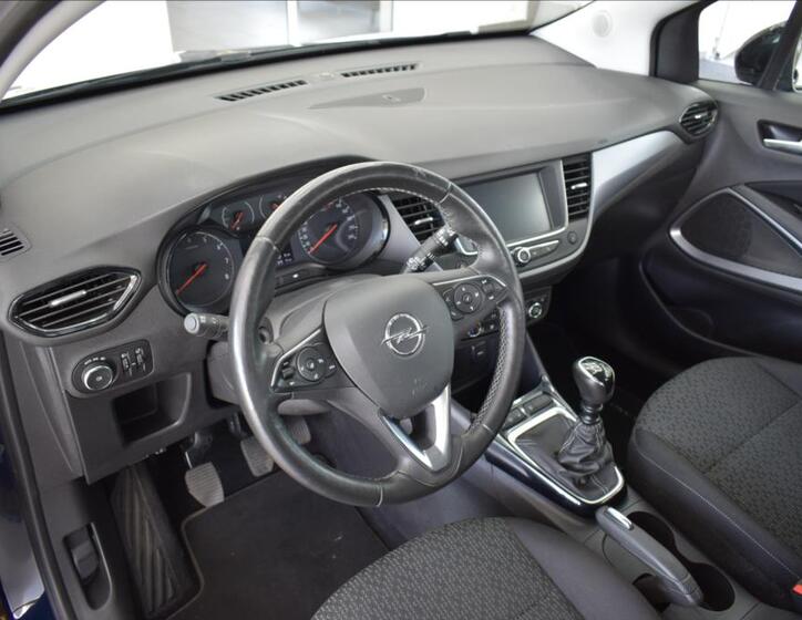 Opel Crossland X 9