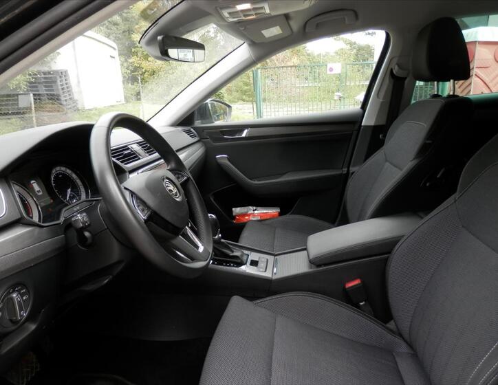 Škoda Superb 11