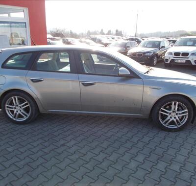 Alfa Romeo 159 8