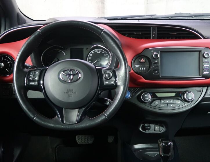 Toyota Yaris 15