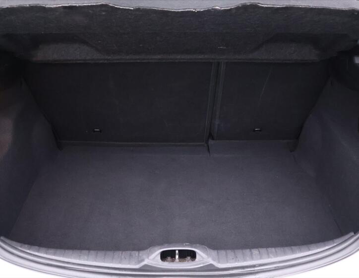 Peugeot 208 10