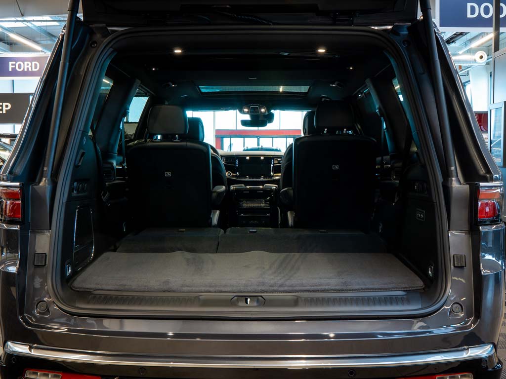 Jeep Wagoneer