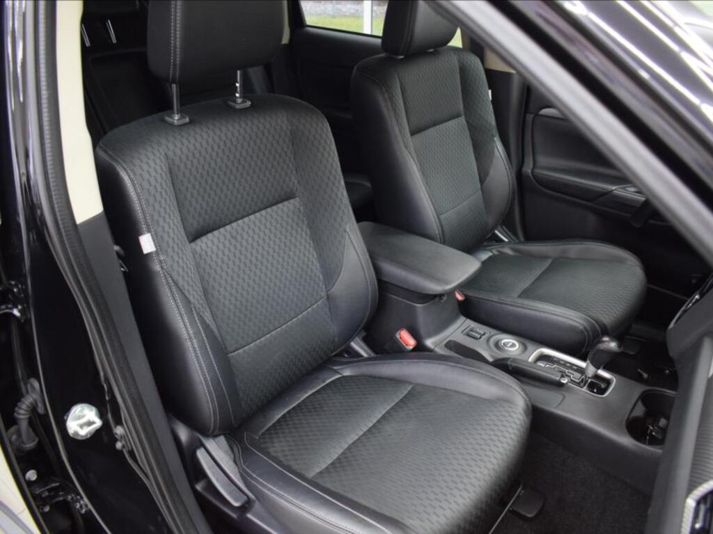 Mitsubishi Outlander 14