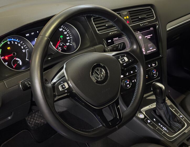 Volkswagen Golf 14
