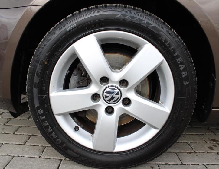 Volkswagen Golf 9