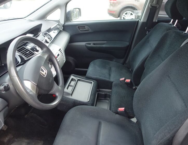 Honda FR-V 16