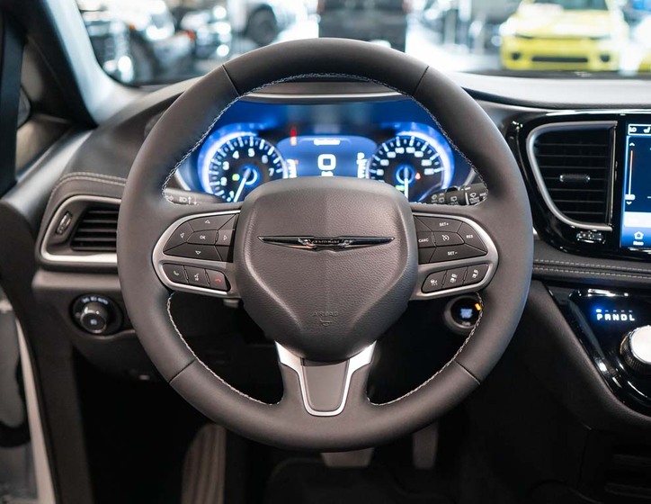 Chrysler Pacifica 18