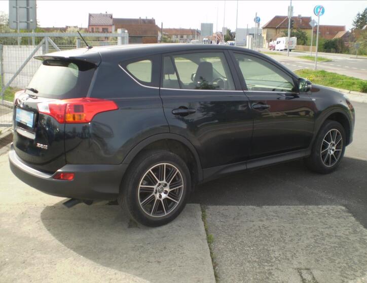 Toyota RAV4 6
