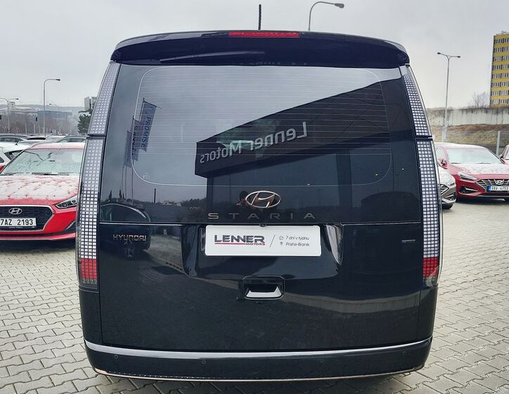 Hyundai Staria 6