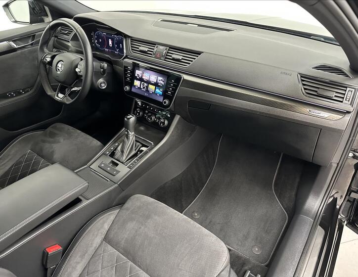 Škoda Superb 24