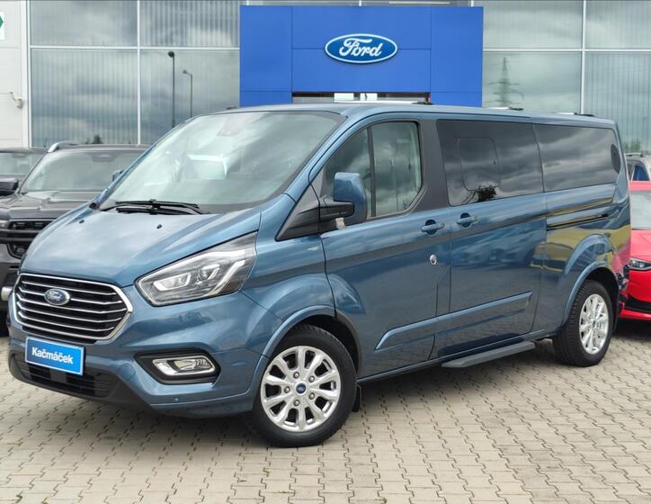Ford Tourneo Custom 1