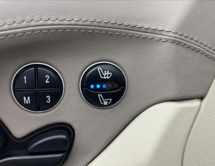 Mercedes-Benz SL 33
