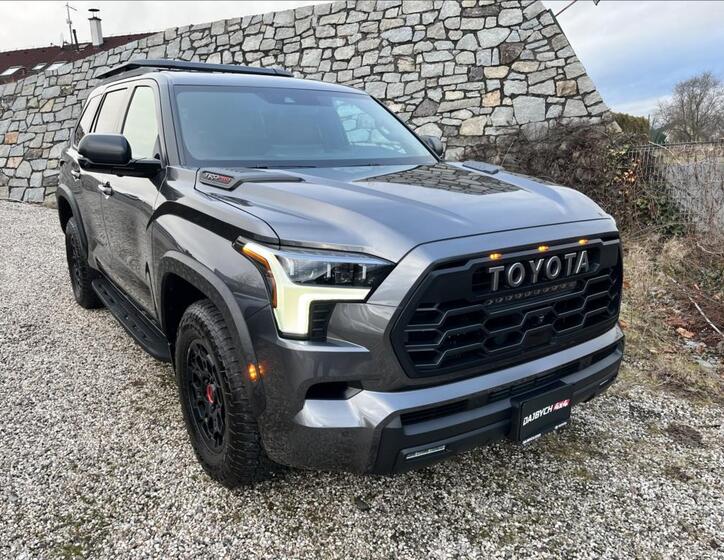 Toyota Sequoia 1