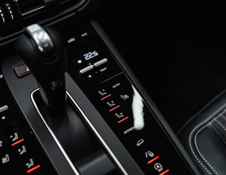 Porsche Macan 19