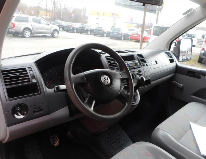 Volkswagen Transporter 9