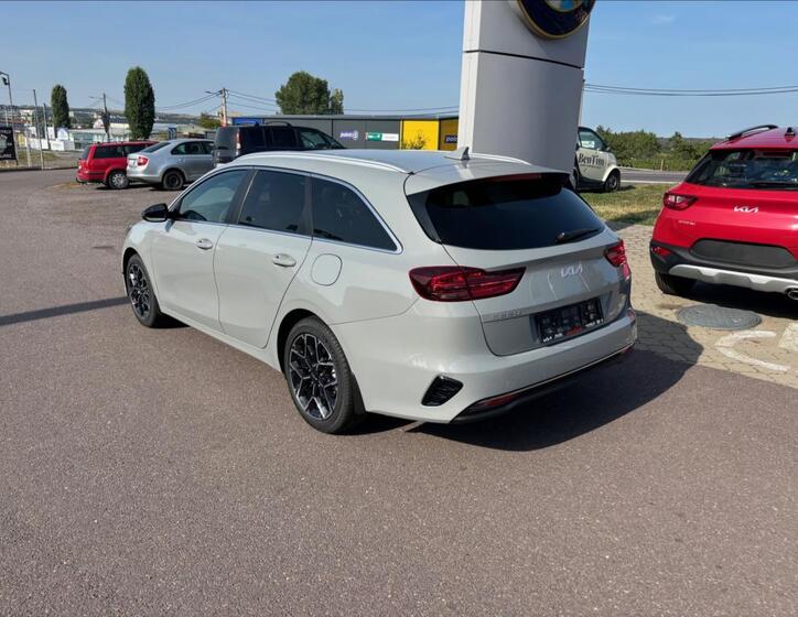 KIA Ceed 4