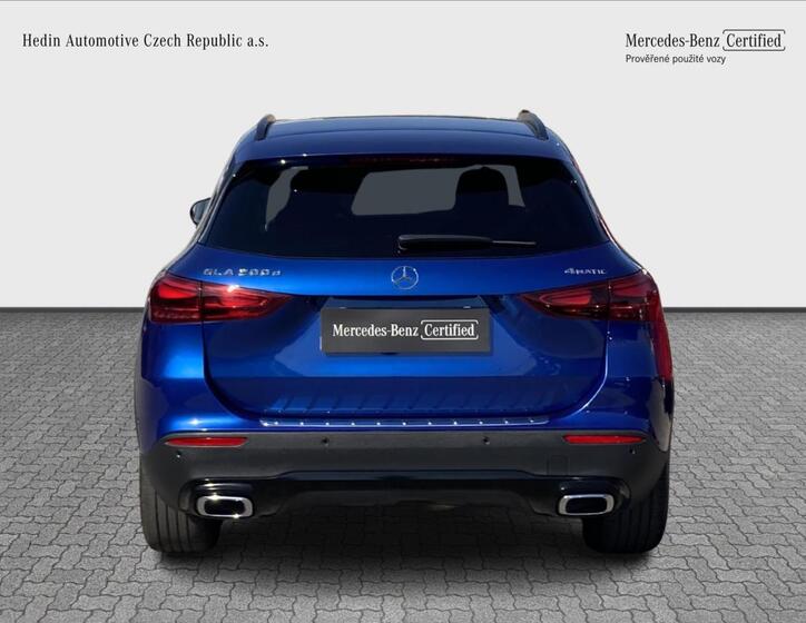 Mercedes-Benz GLA 4
