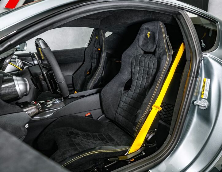 Ferrari 812 10