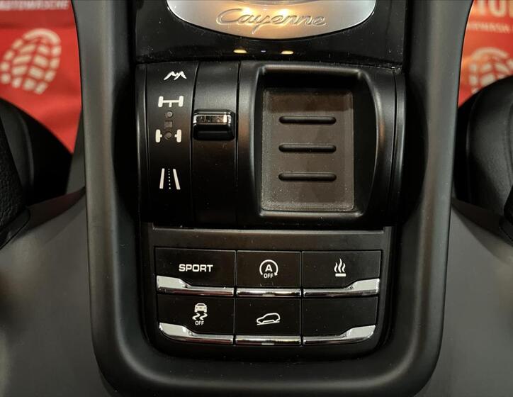 Porsche Cayenne 23