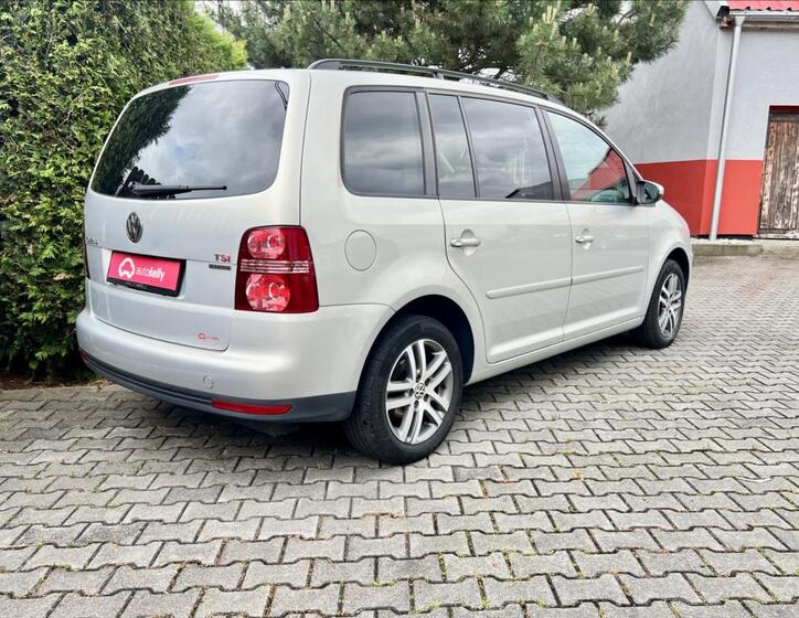 Volkswagen Touran 5