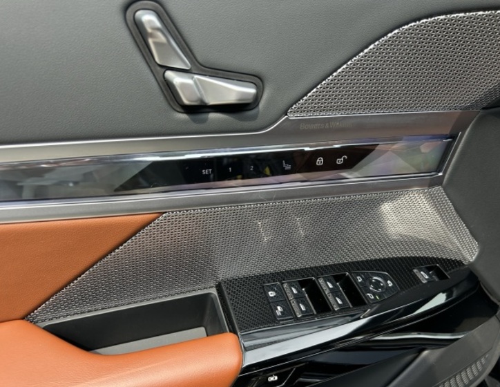 BMW i7 22