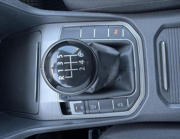 Volkswagen Golf 9