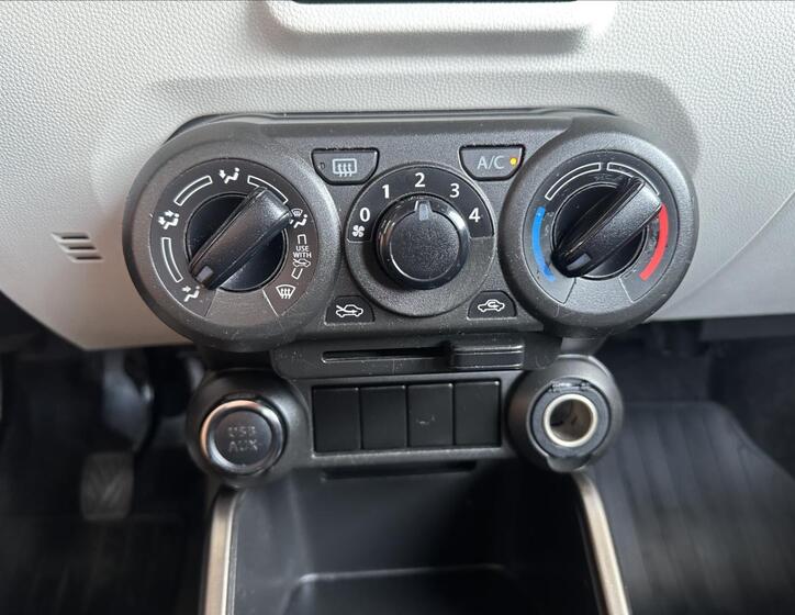 Suzuki Ignis 17