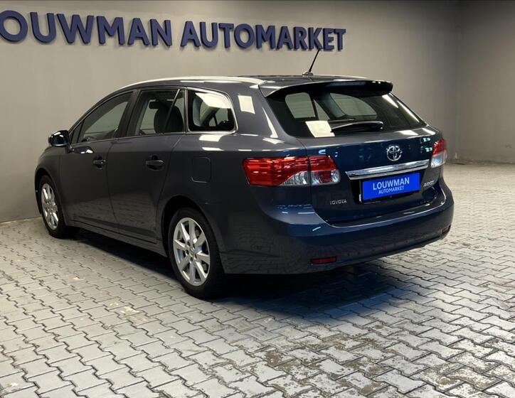 Toyota Avensis 15