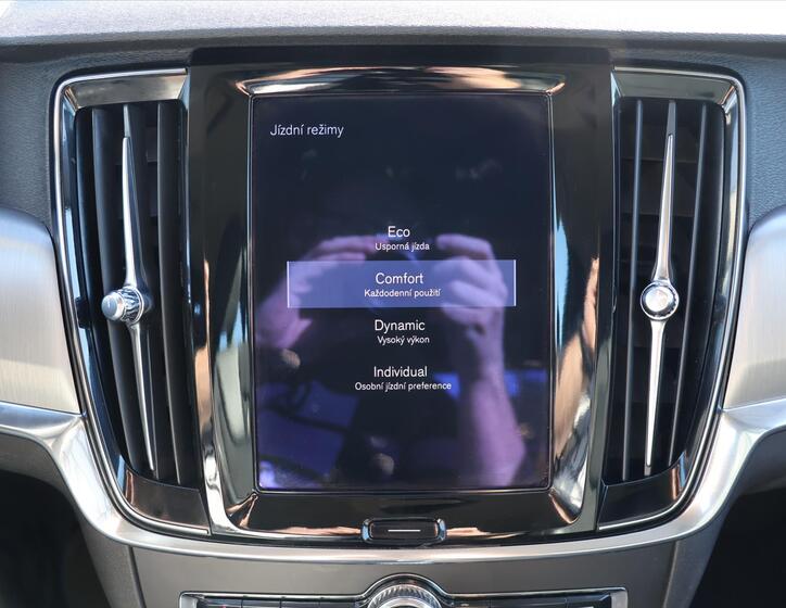 Volvo S90 22
