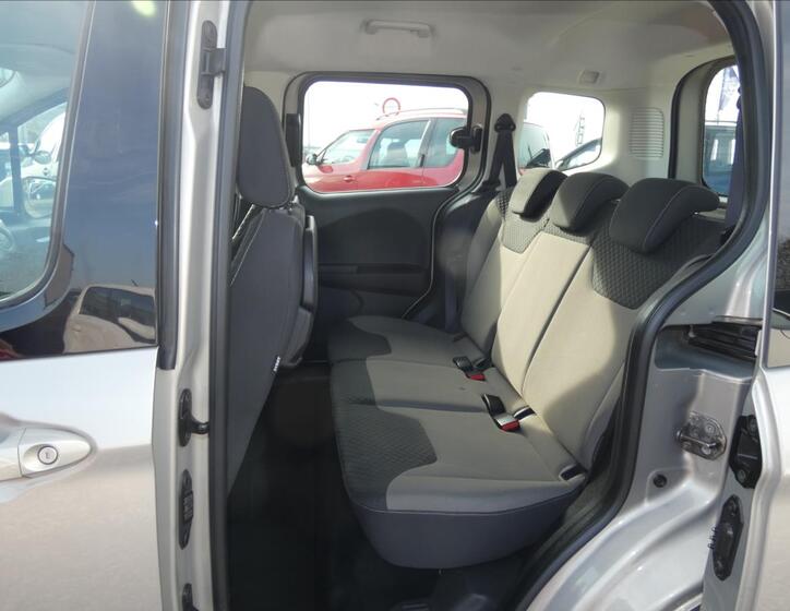 Ford Courier 9