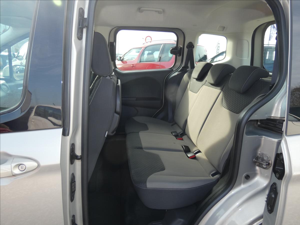 Ford Courier