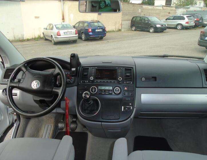 Volkswagen Multivan 18