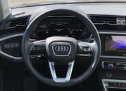 Audi Q3 8