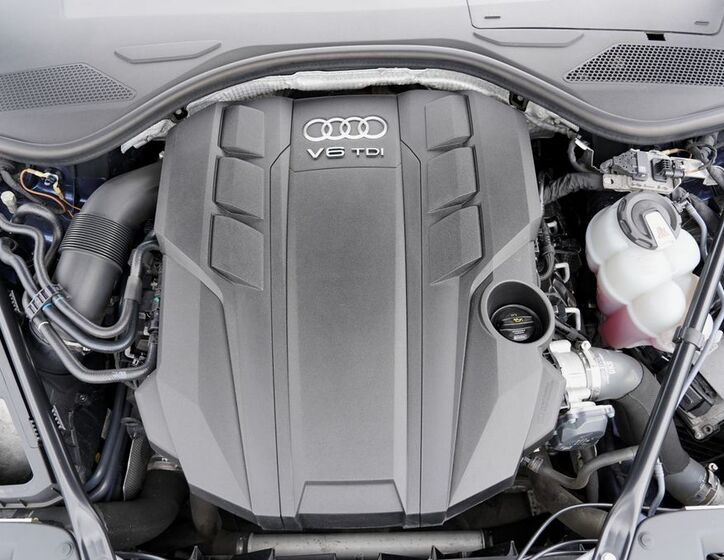 Audi A8 10