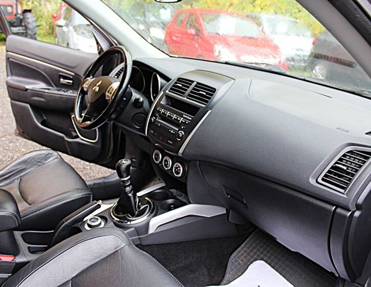 Mitsubishi ASX 17