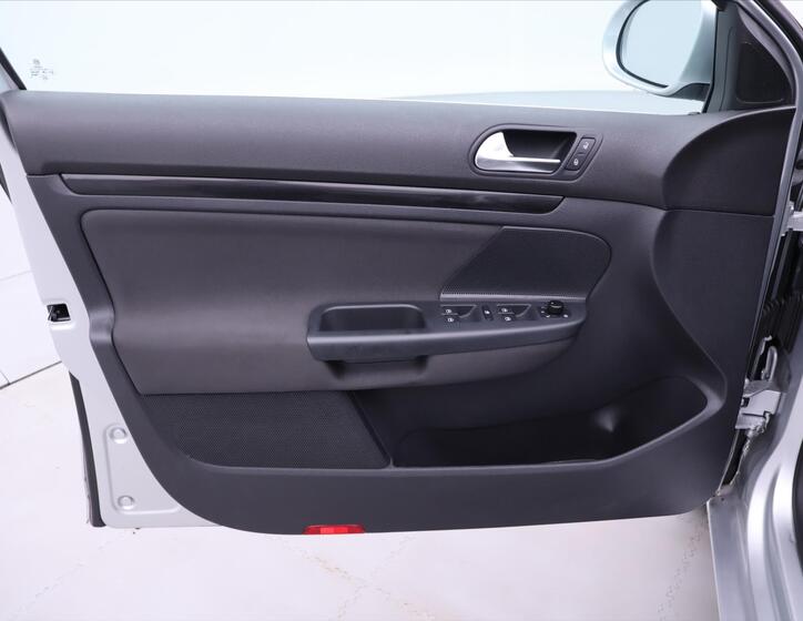 Volkswagen Golf 11