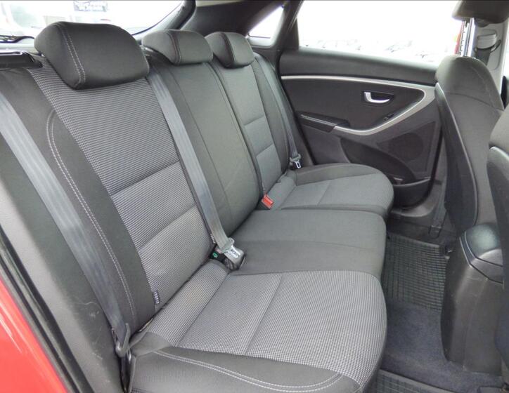Hyundai i30 38