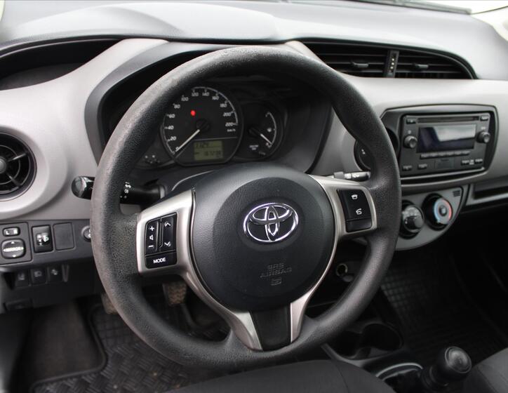 Toyota Yaris 13