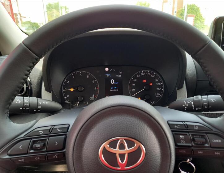 Toyota Yaris 14