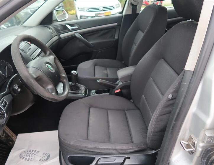 Škoda Octavia 12