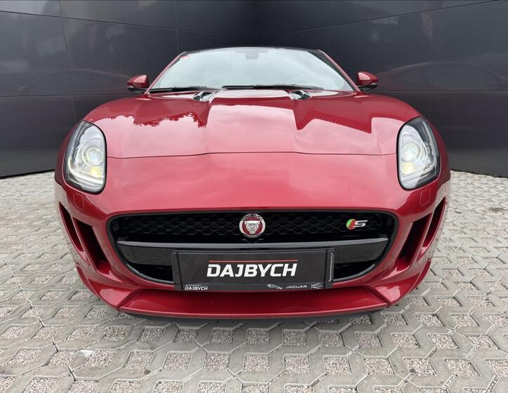 Jaguar F-Type 4