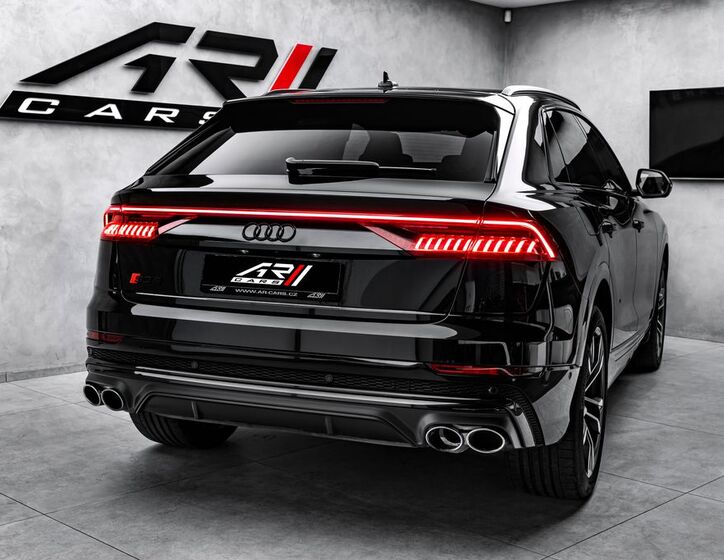 Audi SQ8 6
