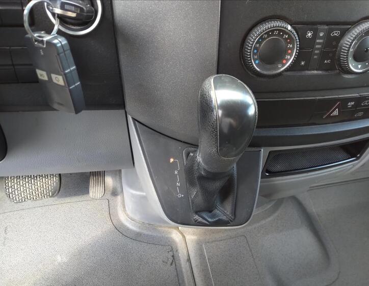 Mercedes-Benz Sprinter 10