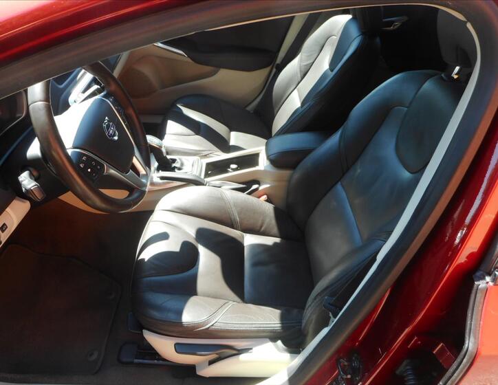 Volvo V40 18