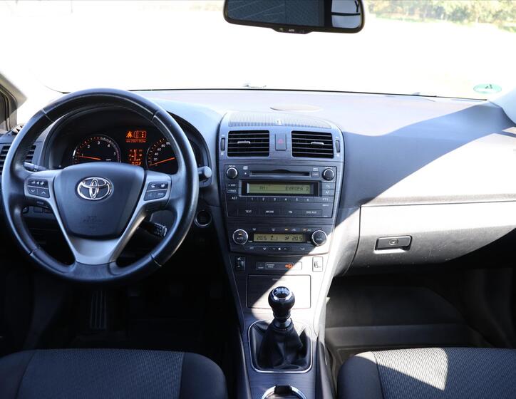Toyota Avensis 23