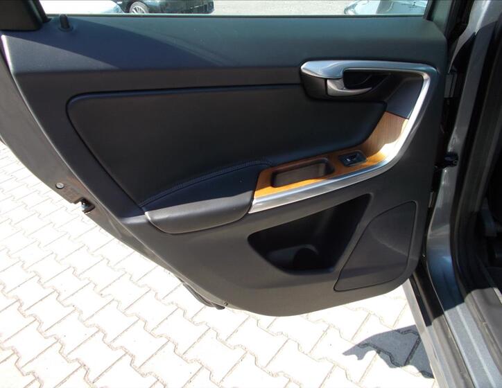 Volvo XC60 18