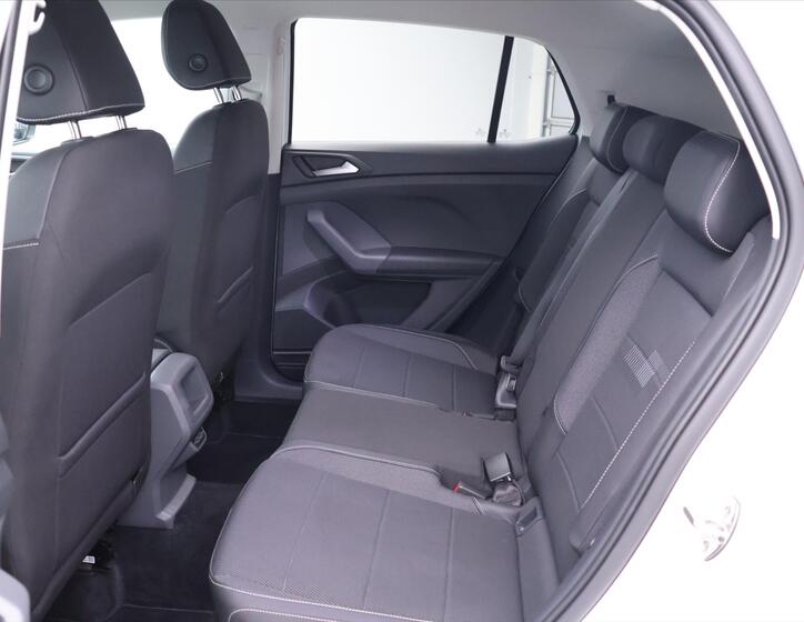 Volkswagen T-Cross 16
