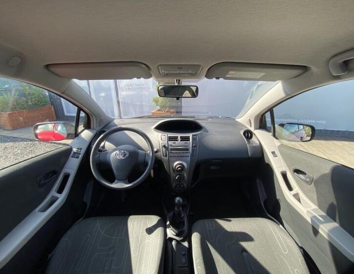 Toyota Yaris 12