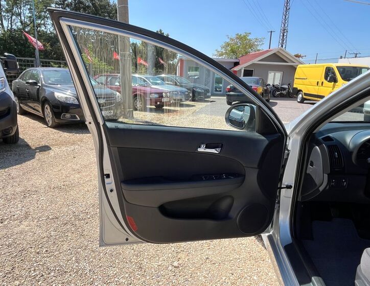 Hyundai i30 11
