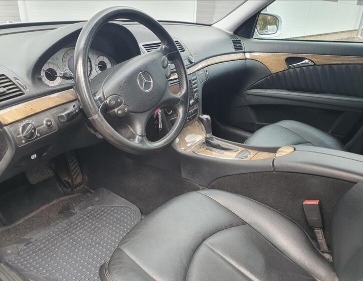 Mercedes-Benz Třídy E 8